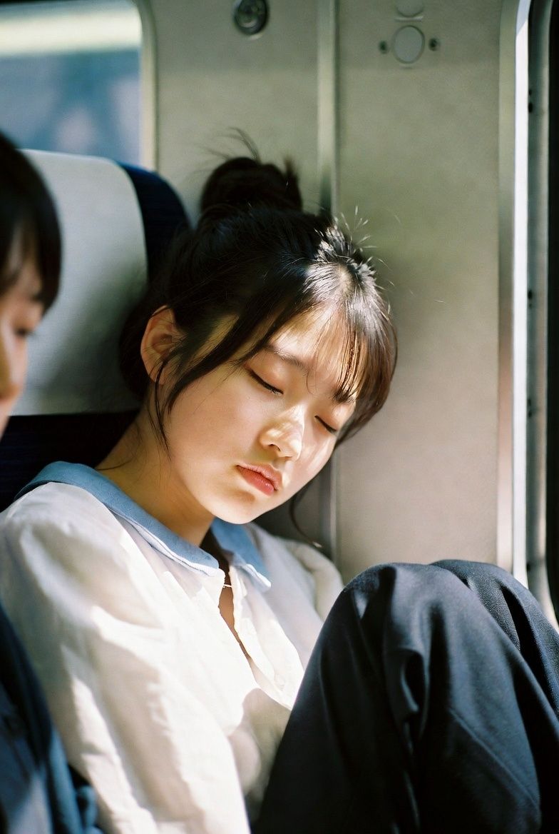 卒業したい女子大生 サンプル画像1