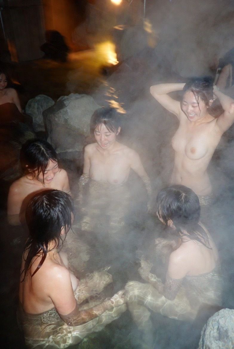 合宿の禁断スナップ〜AIで見る女子たちの無防備な盗撮集〜 サンプル画像4