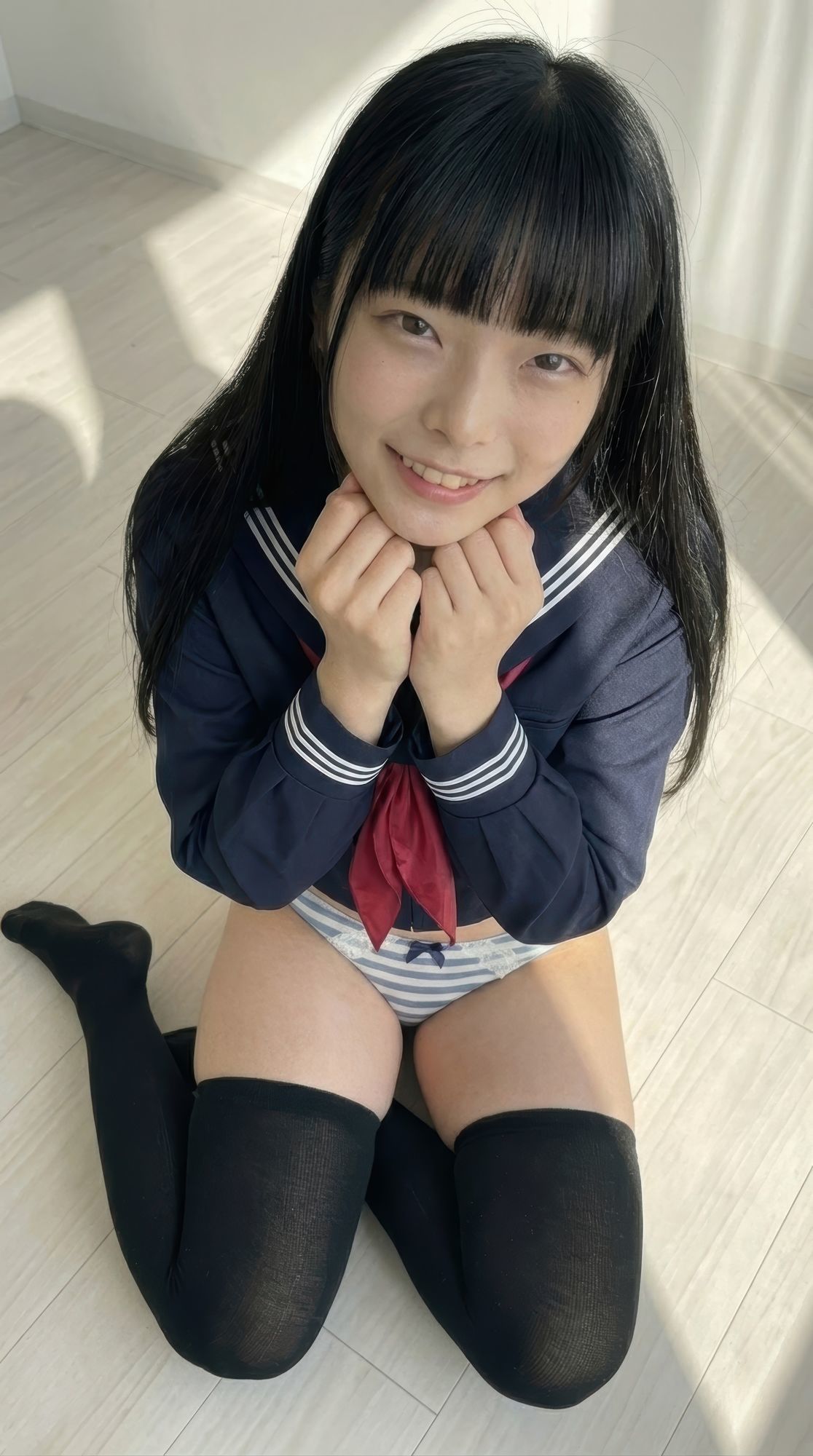 清楚系美少女にブルマとニーハイを履かせたらむちむち下半身が凄すぎた サンプル画像7