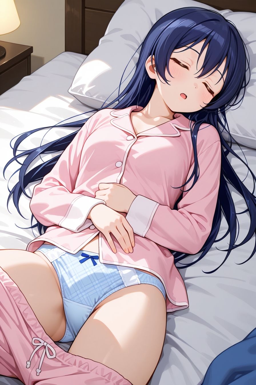 熟睡無防備アイドルにえっちないたずら！ サンプル画像2