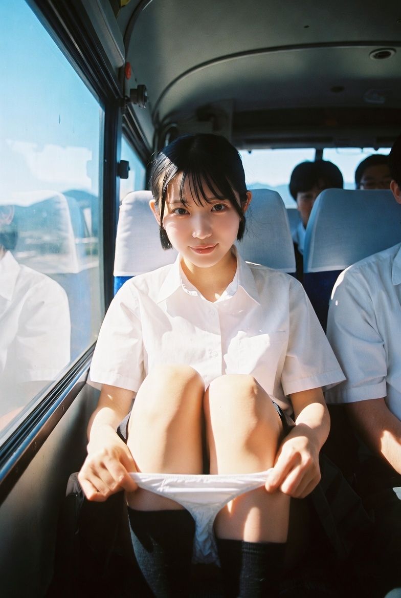 あなたにしか見せてくれない女子校生たちの姿 サンプル画像2