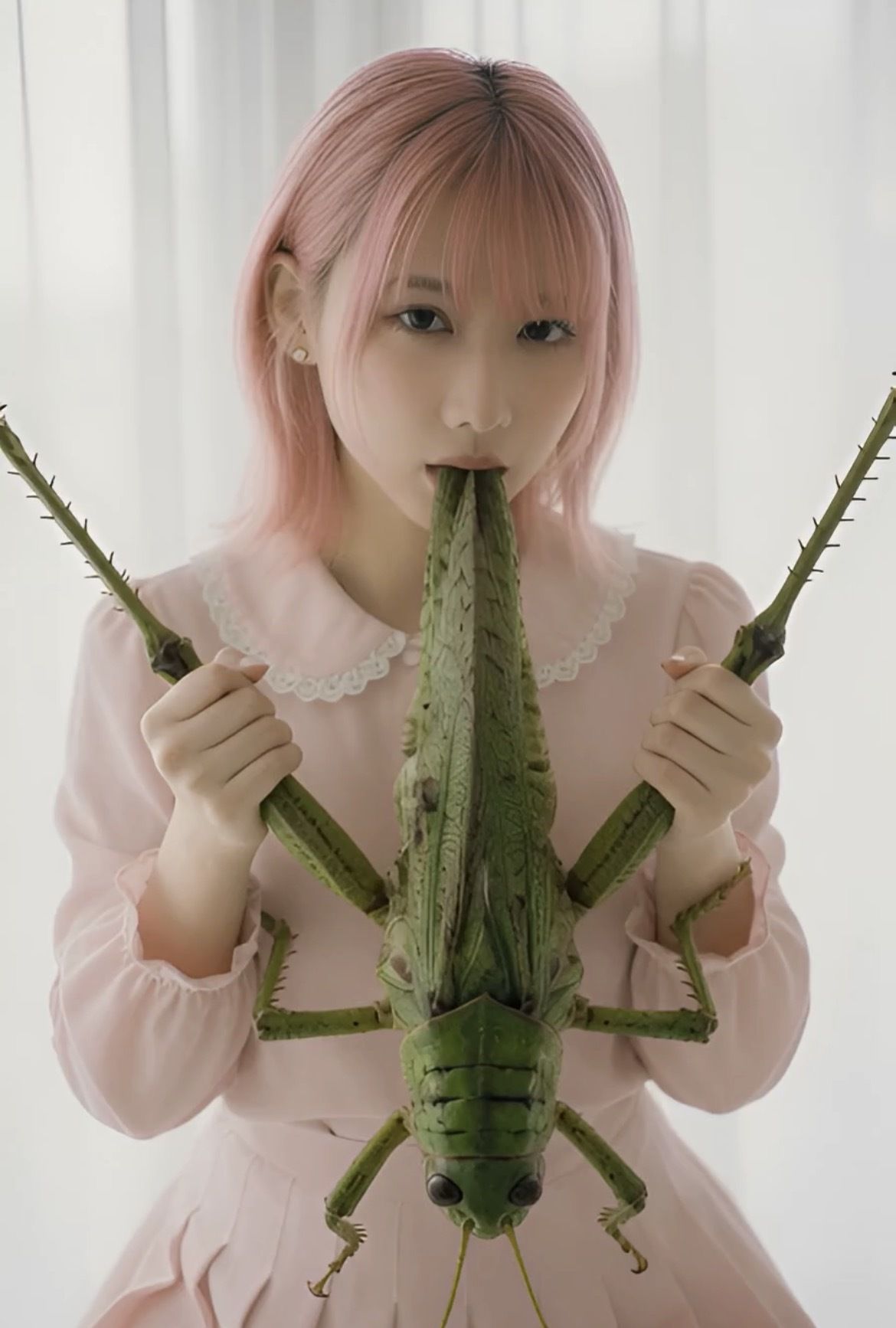 蟲姦フェラ狂い〜バッタちんぽを貪る女たち〜 サンプル画像9
